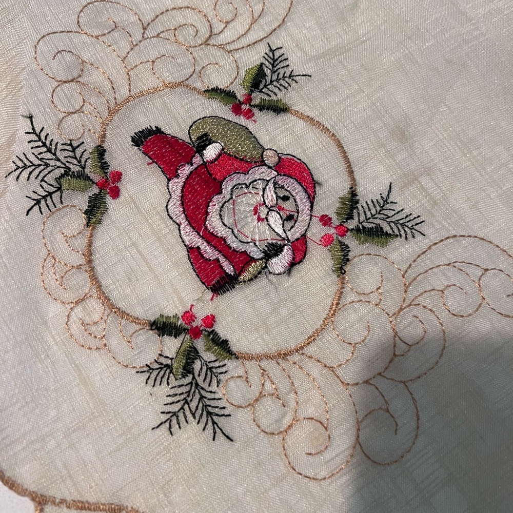 ❤️ 6 for 20 ❤️ Vintage stitched santa handkerchief